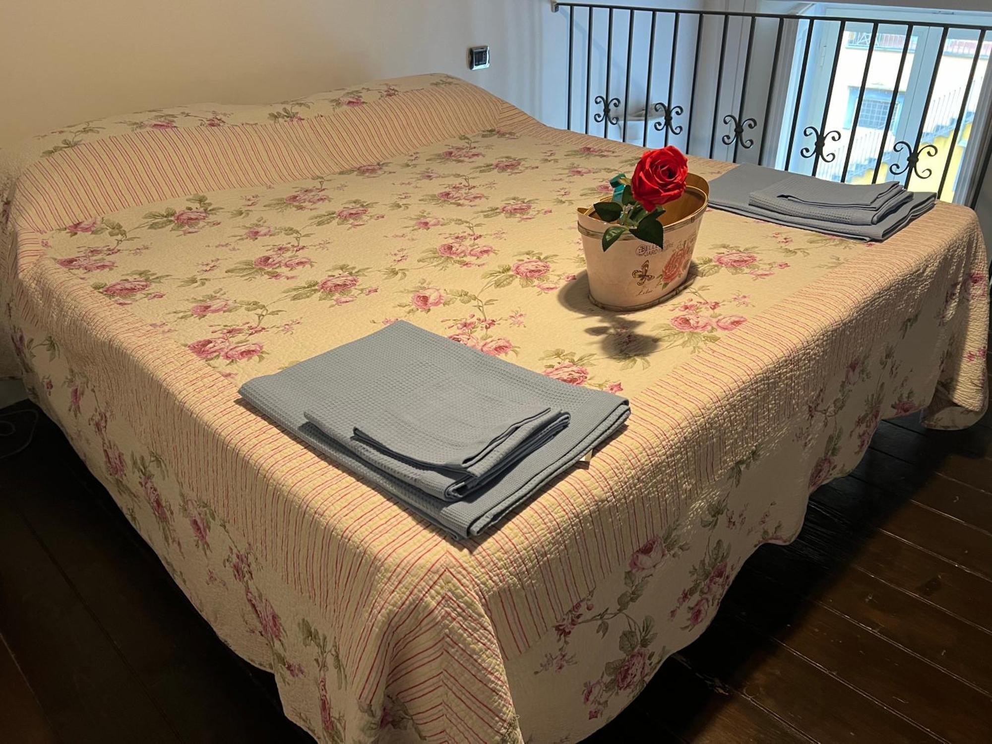 Appartement La Limonaia Di Chiaia à Naples Extérieur photo