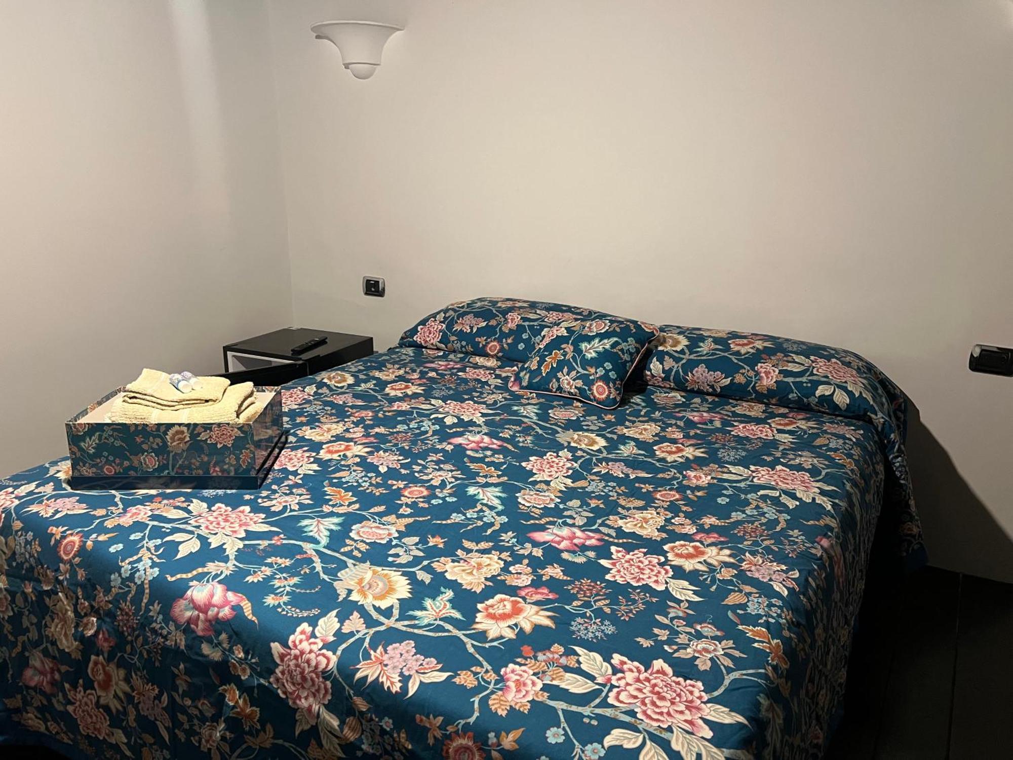 Appartement La Limonaia Di Chiaia à Naples Extérieur photo